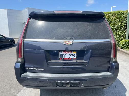 2018 Cadillac Escalade Luxury