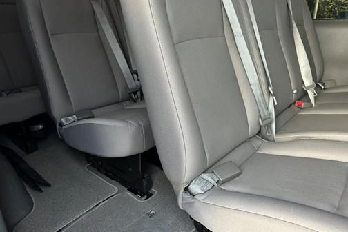 2016 Nissan NV Passenger NV3500 HD SV V6/SV V8