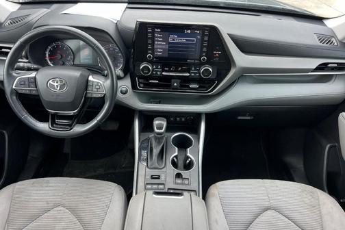 2020 Toyota Highlander LE