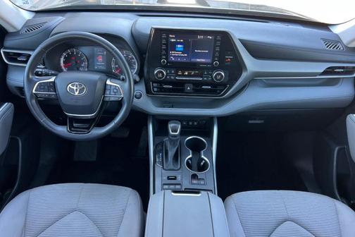 2020 Toyota Highlander LE