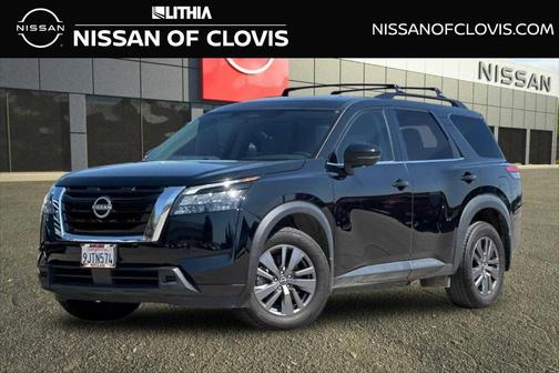 2023 Nissan Pathfinder SV