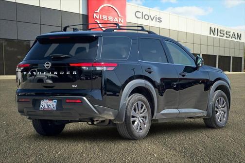 2023 Nissan Pathfinder SV