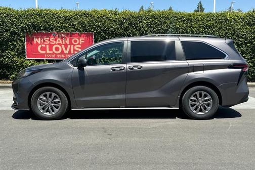 2023 Toyota Sienna XLE