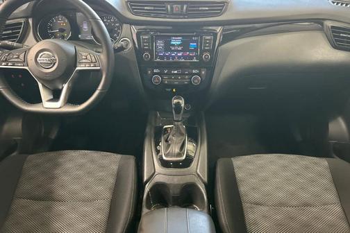 2022 Nissan Rogue Sport SV
