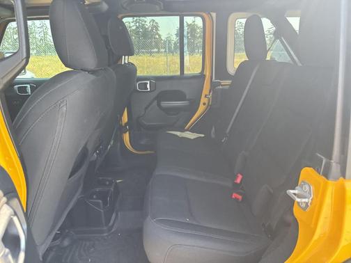 Hellayella Clearcoat 2020 Jeep Wrangler Unlimited Sport