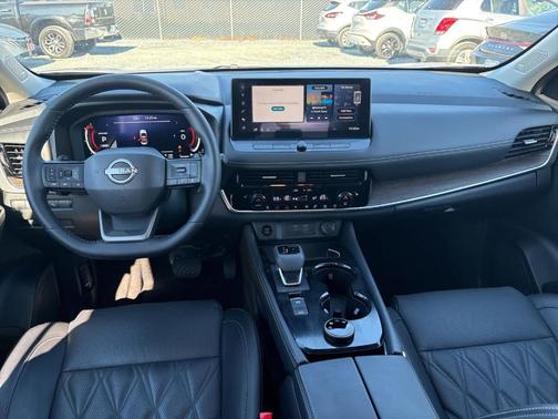 2025 Nissan Rogue Platinum