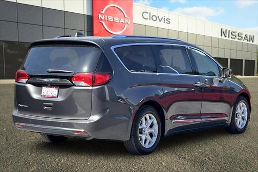 2018 Chrysler Pacifica Touring-L Plus