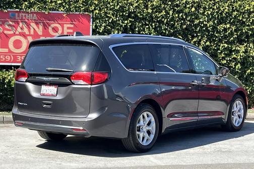 2018 Chrysler Pacifica Touring-L Plus