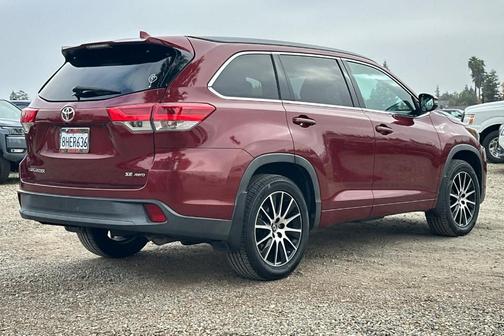 2017 Toyota Highlander SE