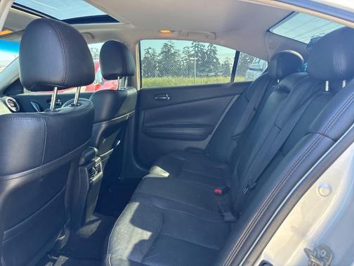 2011 Nissan Maxima SV