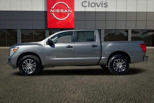 2022 Nissan Titan SV