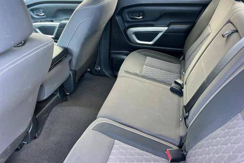 2022 Nissan Titan SV