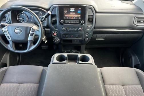 2022 Nissan Titan SV