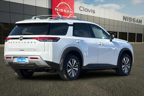 2025 Nissan Pathfinder SL