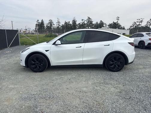 2024 Tesla Model Y Base