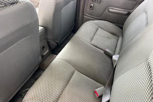 Sand Dune Metallic 2002 Nissan Frontier SE