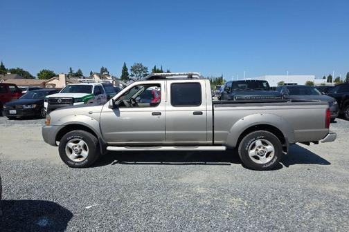 Sand Dune Metallic 2002 Nissan Frontier SE