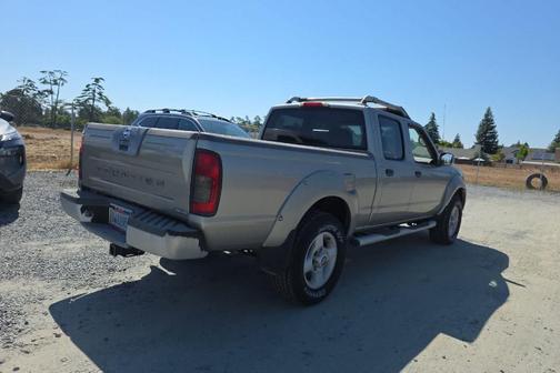 Sand Dune Metallic 2002 Nissan Frontier SE