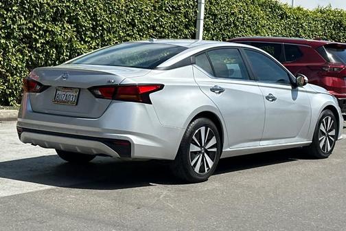 2021 Nissan Altima 2.5 SV