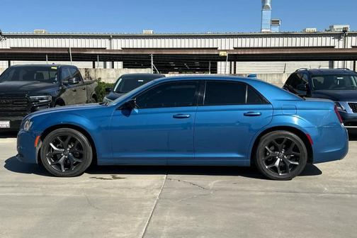 2021 Chrysler 300 Touring