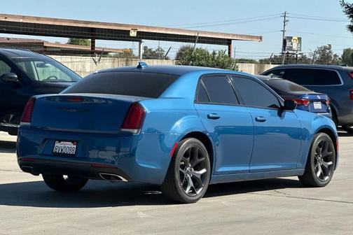 2021 Chrysler 300 Touring