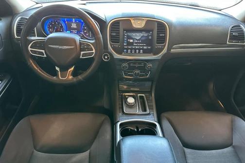 2021 Chrysler 300 Touring