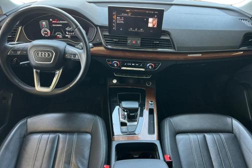 Ibis White 2022 Audi Q5 45 S line Premium Plus
