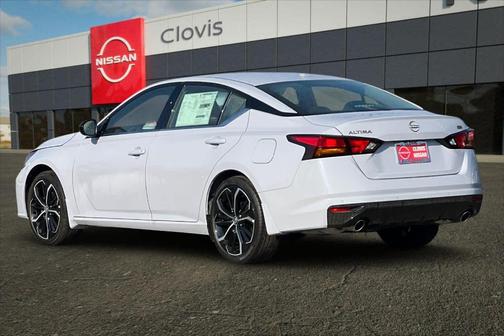 2025 Nissan Altima SR