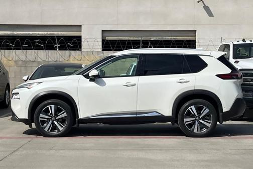 2022 Nissan Rogue SL