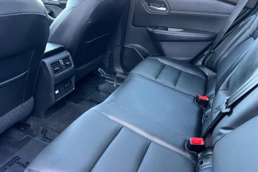 White 2022 Nissan Rogue SL