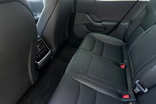 2022 Tesla Model S Base