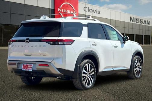 2025 Nissan Pathfinder Platinum