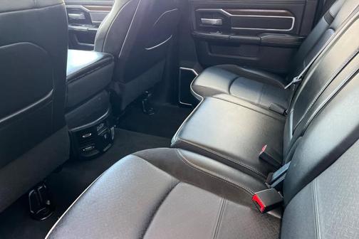 Bright White Clearcoat 2022 RAM 2500 Laramie