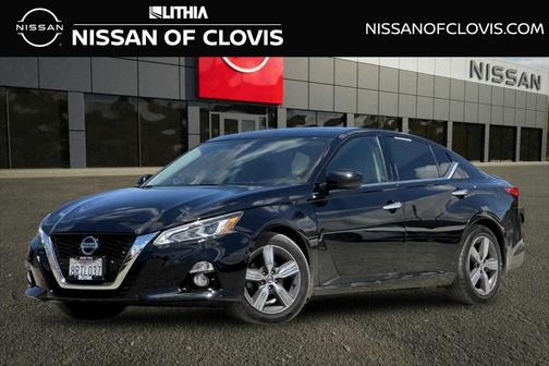 Black 2020 Nissan Altima 2.5 SV