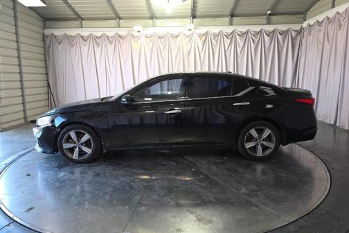 Black 2020 Nissan Altima 2.5 SV