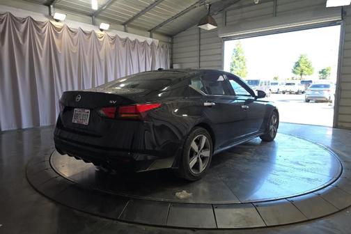 Black 2020 Nissan Altima 2.5 SV