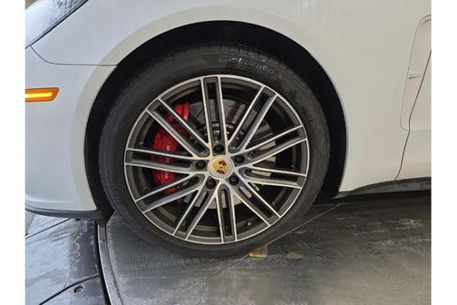 2017 Porsche Panamera Turbo
