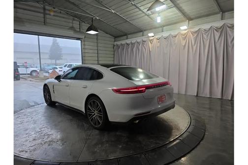 2017 Porsche Panamera Turbo