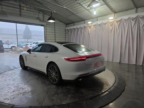 2017 Porsche Panamera Turbo