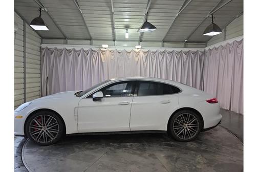 2017 Porsche Panamera Turbo