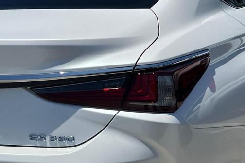 2025 Lexus ES 350 Base