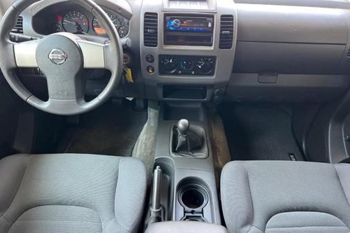 Desert Gold Clearcoat Metallic 2005 Nissan Frontier XE King Cab