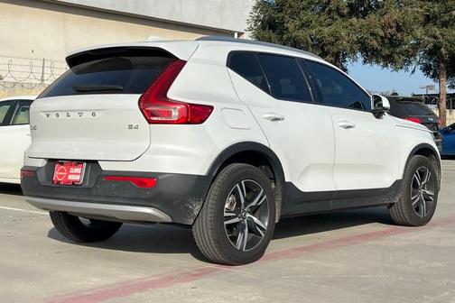 2023 Volvo XC40 B4 Core