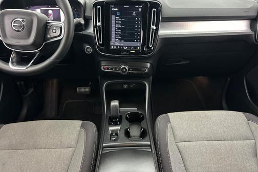 2023 Volvo XC40 B4 Core