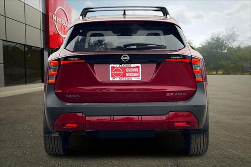 Scarlet Ember T 2026 Nissan Kicks SR