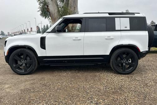 2024 Land Rover Defender P400 X-Dynamic SE