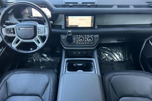 2024 Land Rover Defender P400 X-Dynamic SE