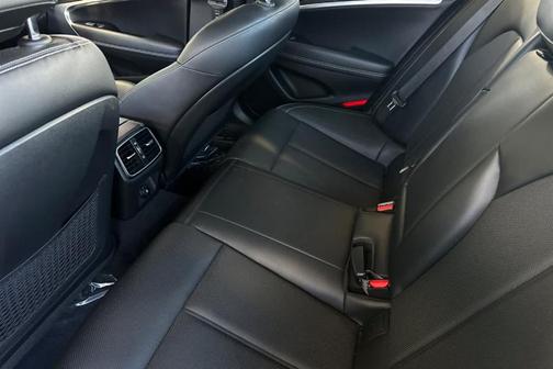 2021 Genesis G70 2.0T