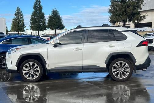 2021 Toyota RAV4 XLE Premium