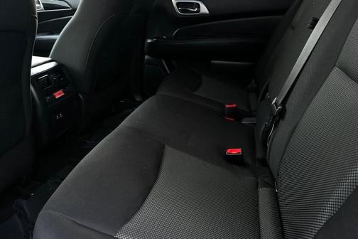 2020 Nissan Pathfinder S